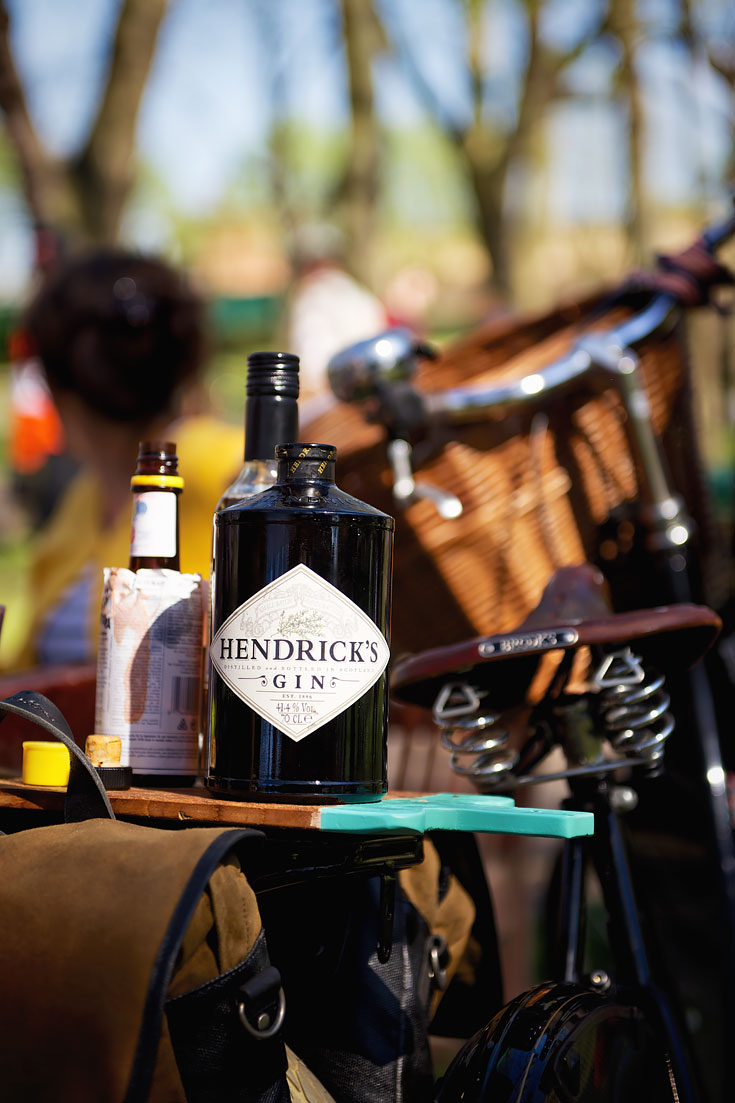 Tweed-Run-London-Picnic-Hendricks-Gin