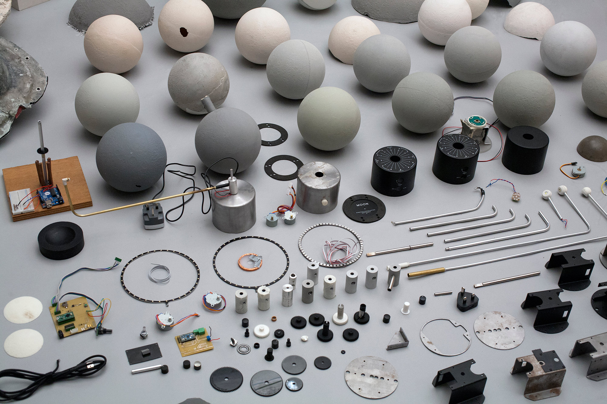 moon-a-topographically-accurate-lunar-globe-gessato-29