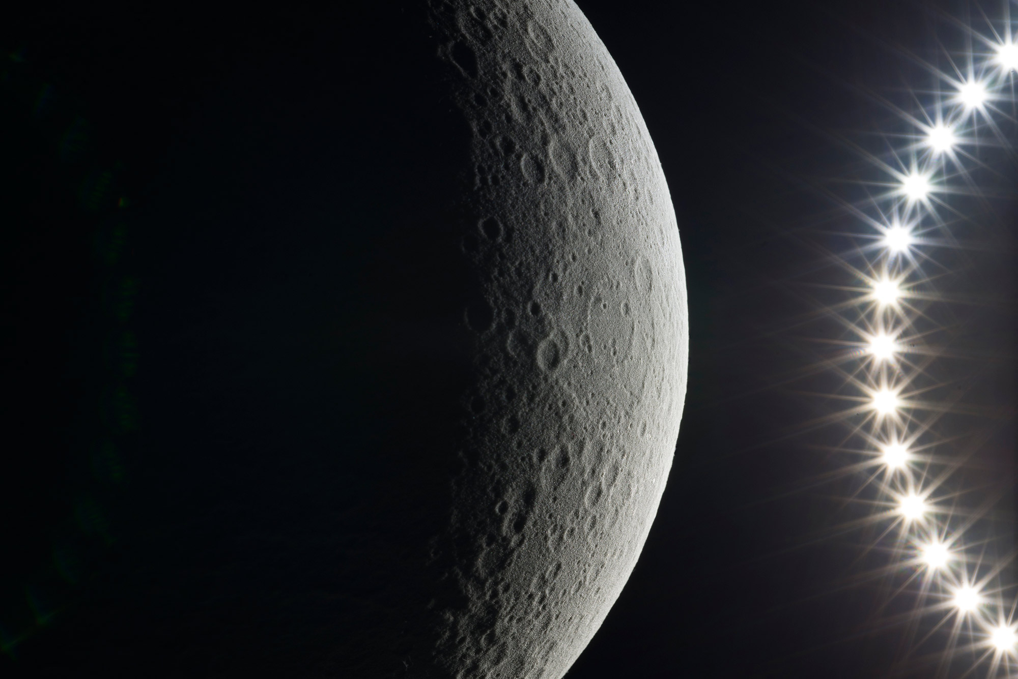 moon-a-topographically-accurate-lunar-globe-gessato-4