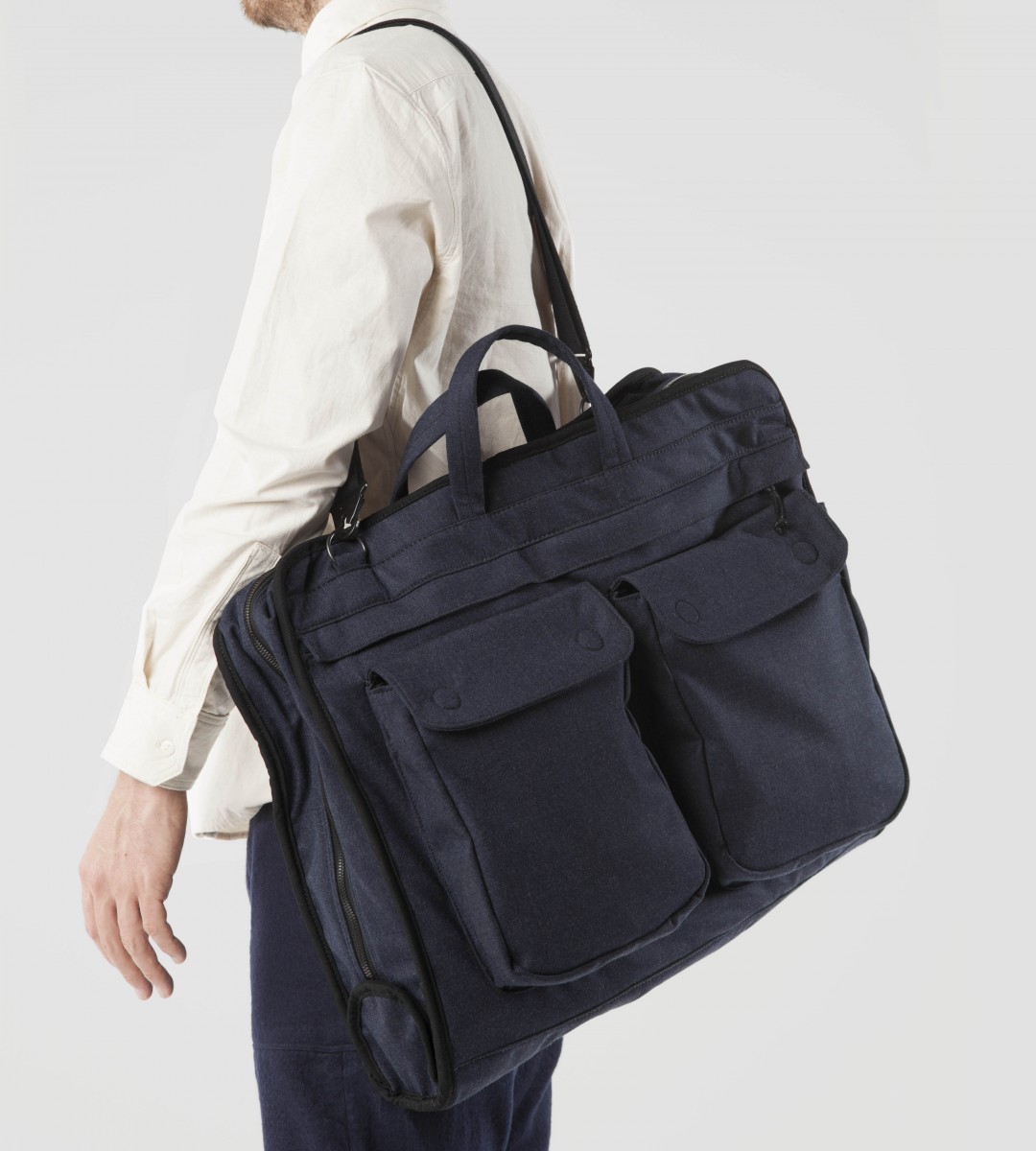 travelerbag_onshoulder_landscape5a_1