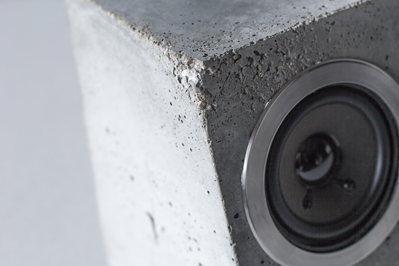 concretus-concrete-wireless-speaker-gessato-10