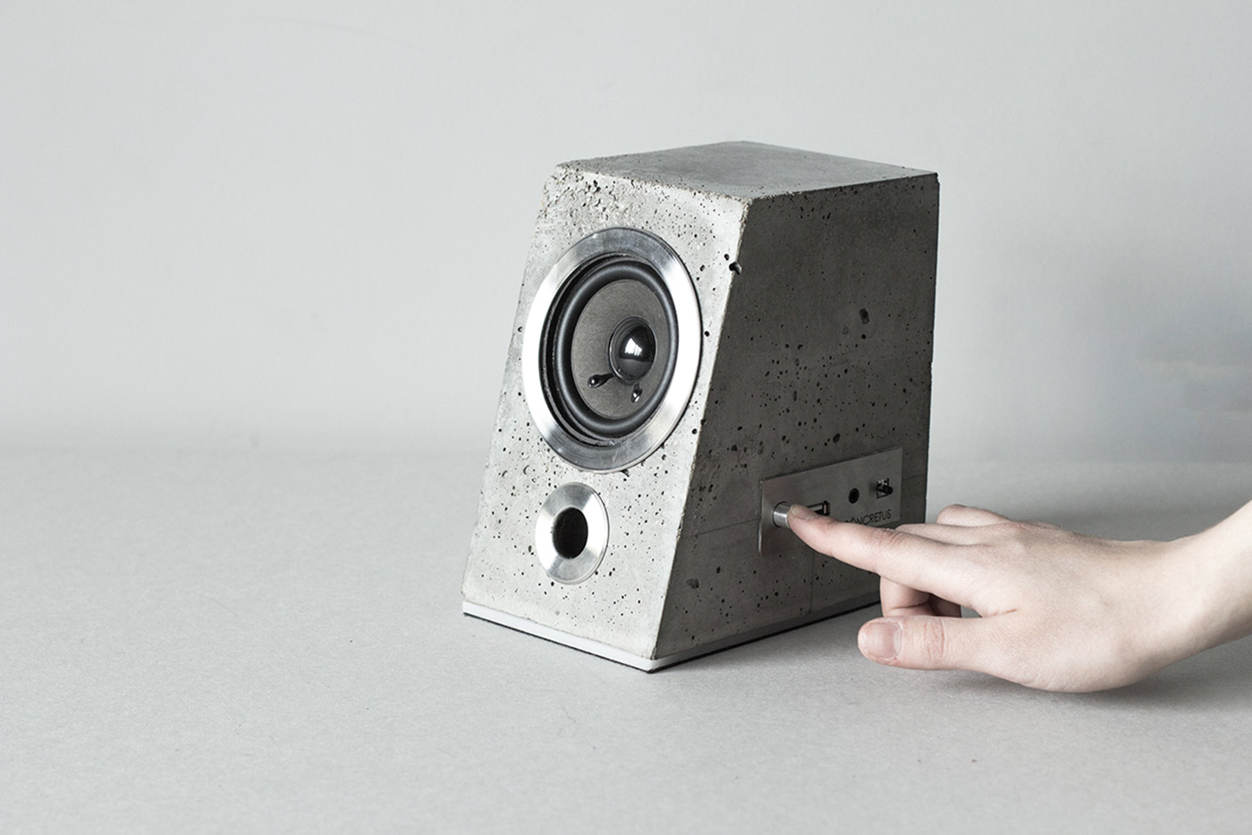 concretus-concrete-wireless-speaker-gessato-4