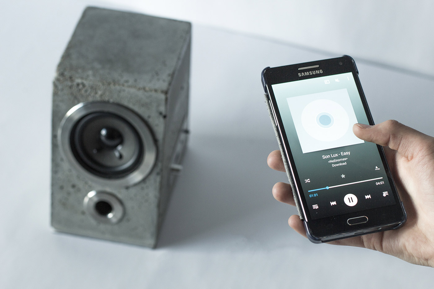 concretus-concrete-wireless-speaker-gessato-5