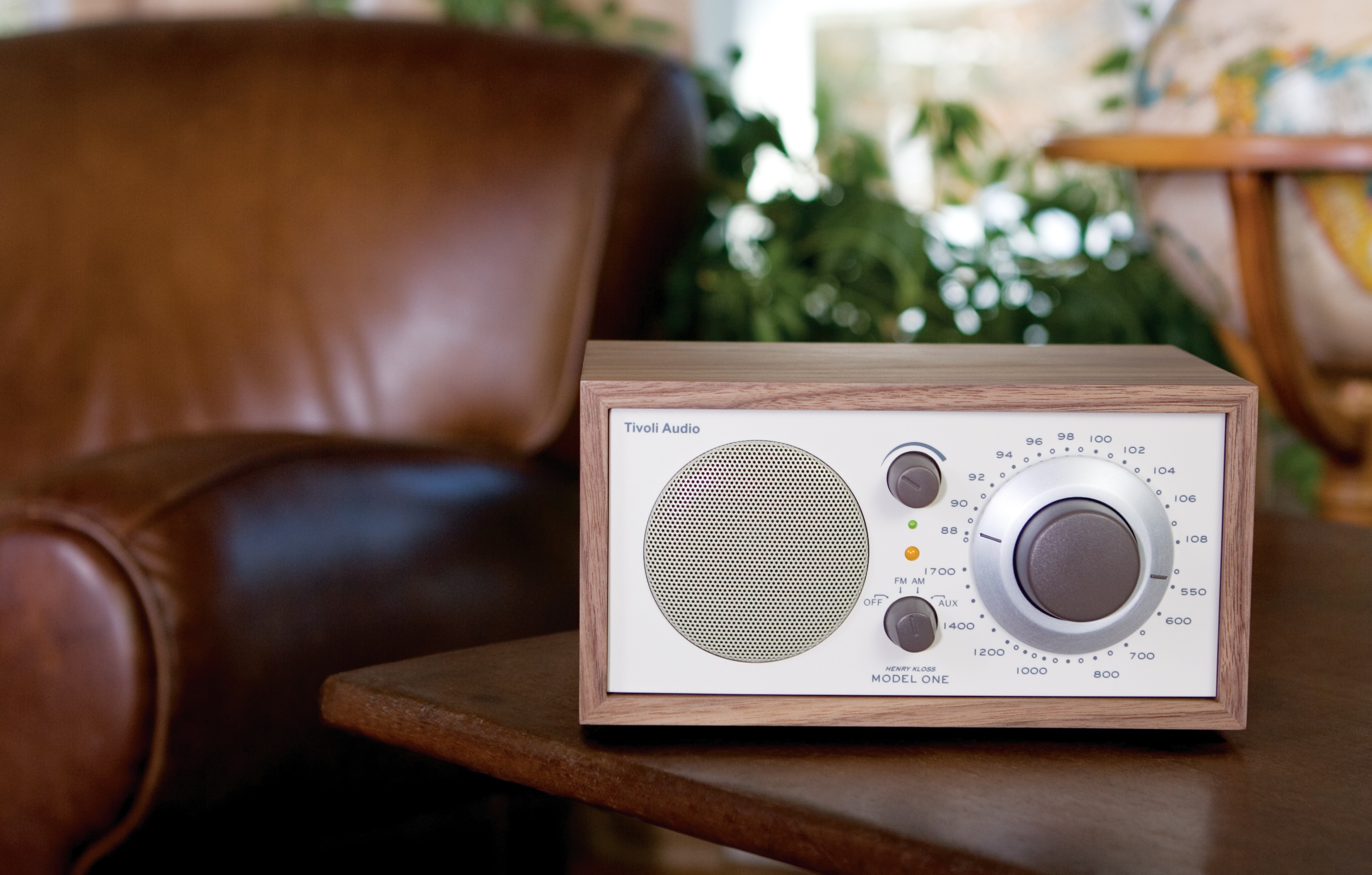 ModelOne_Walnut_Beige_Study-high-res