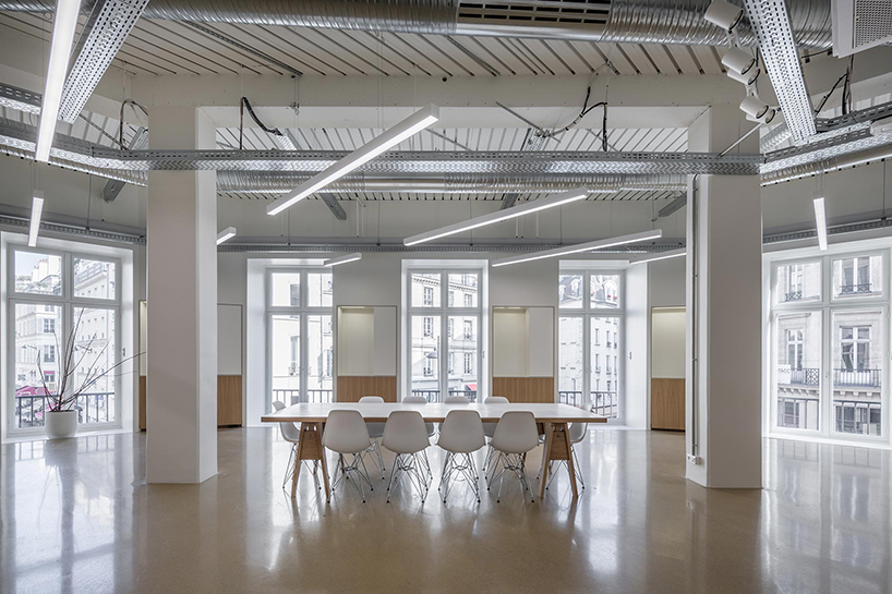 cigue-architecture-uniqlo-u-rd-center-paris-designboom-03