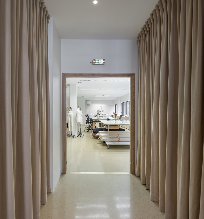 cigue-architecture-uniqlo-u-rd-center-paris-designboom-06