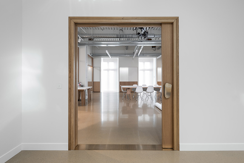 cigue-architecture-uniqlo-u-rd-center-paris-designboom-09