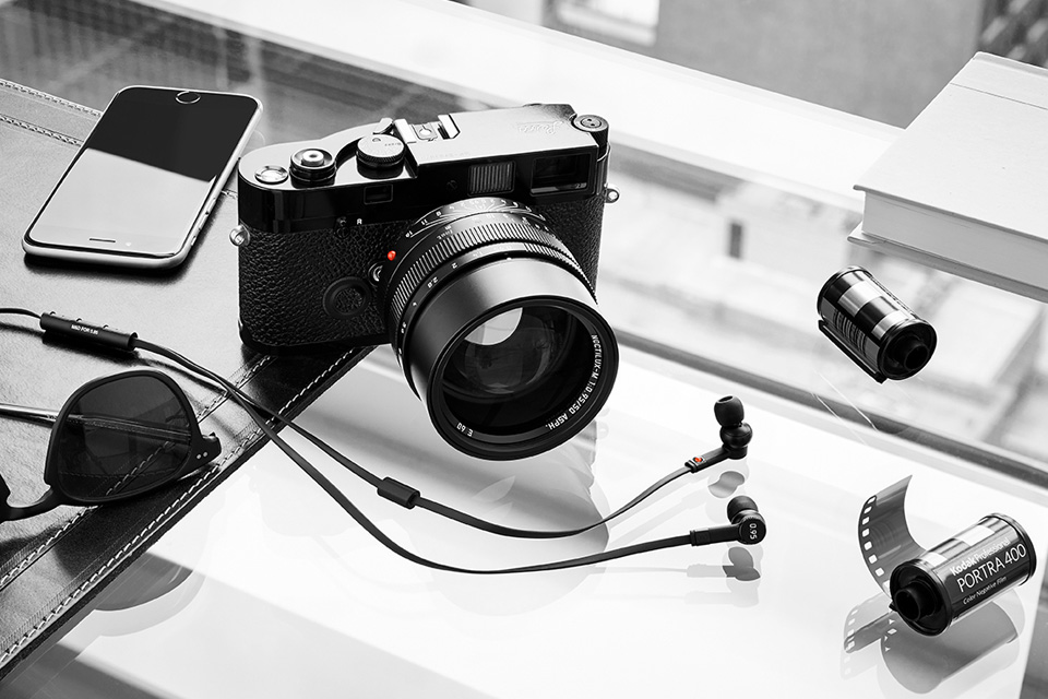 master-and-dynamic-leica-headphones-03