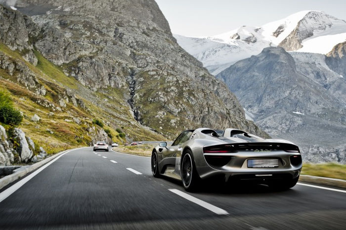 大片即视感！19辆保时捷阿尔卑斯山驰骋之旅