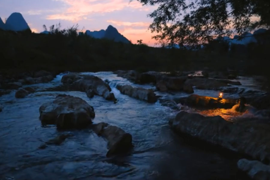 流浪小哥的露营Vlog：在落日余晖下感受户外的魅力