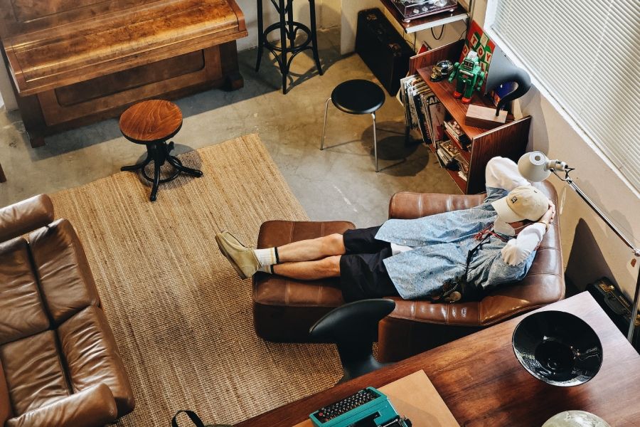 潮流老男孩Kirk带你探访北欧中古家具店COZNAP