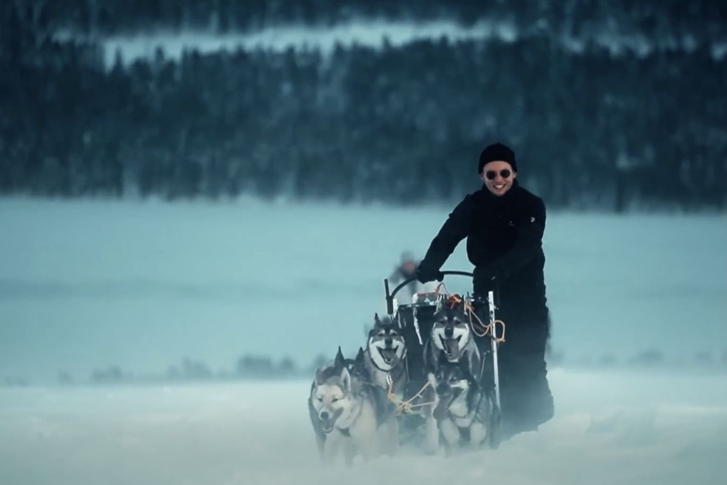 在地球上最冷的地方之一生存了7天后，明白了生活的真相