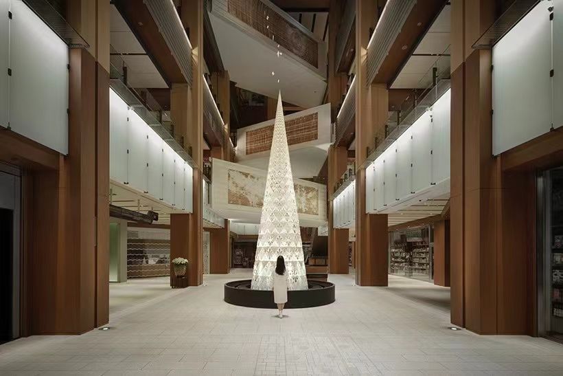 nendo打造全新圣诞树作品，为温馨冬日注入更多雪花艺术灵动