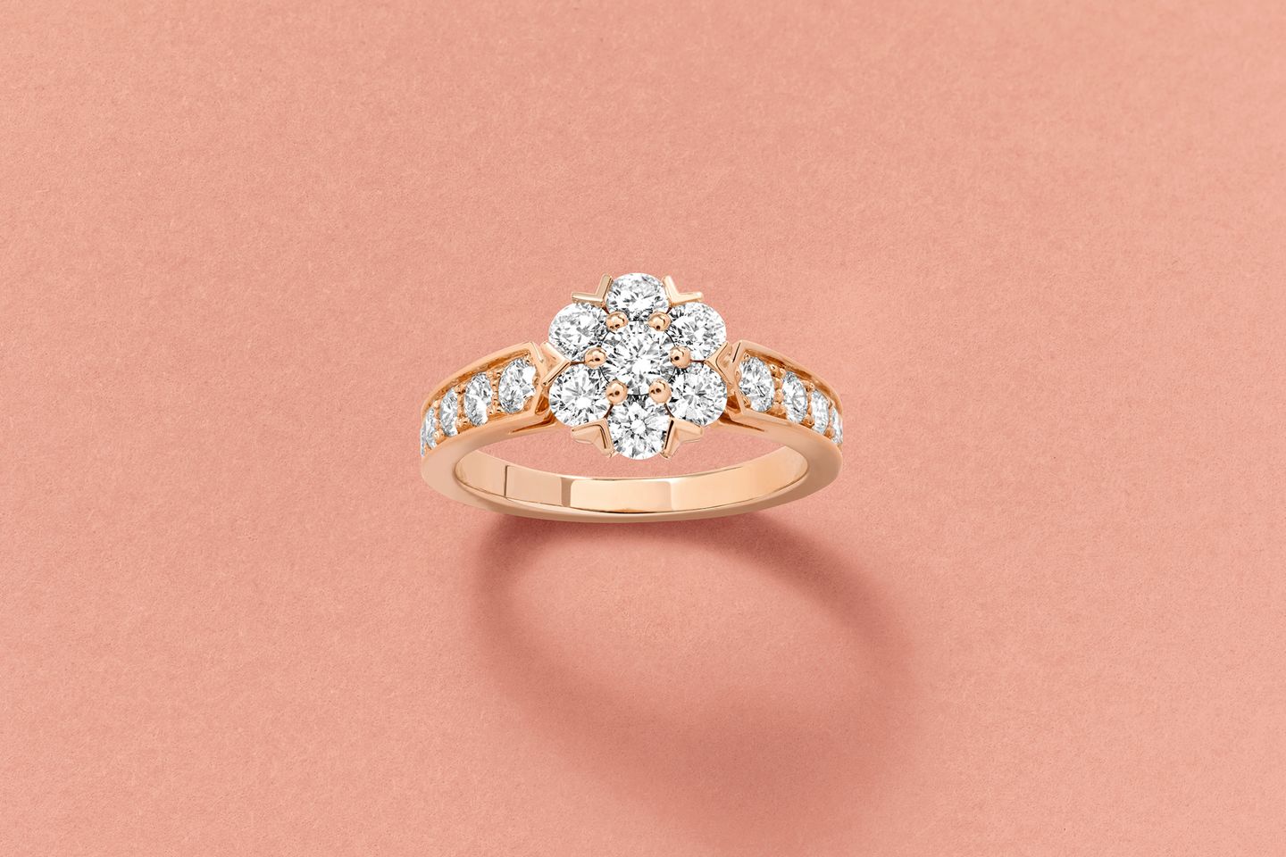 梵克雅宝以全新 Fleurette 系列颂扬钻石之美