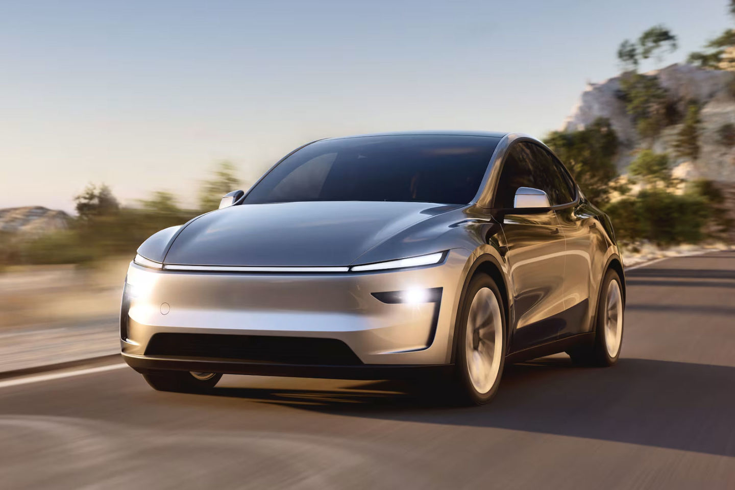 Tesla 2025 款 Model Y 登场