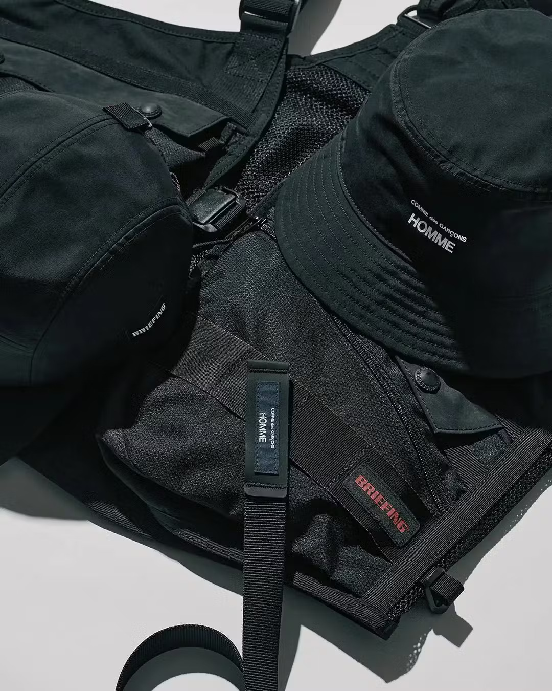 CdG HOMME x Briefing 发布2025 春夏合作系列