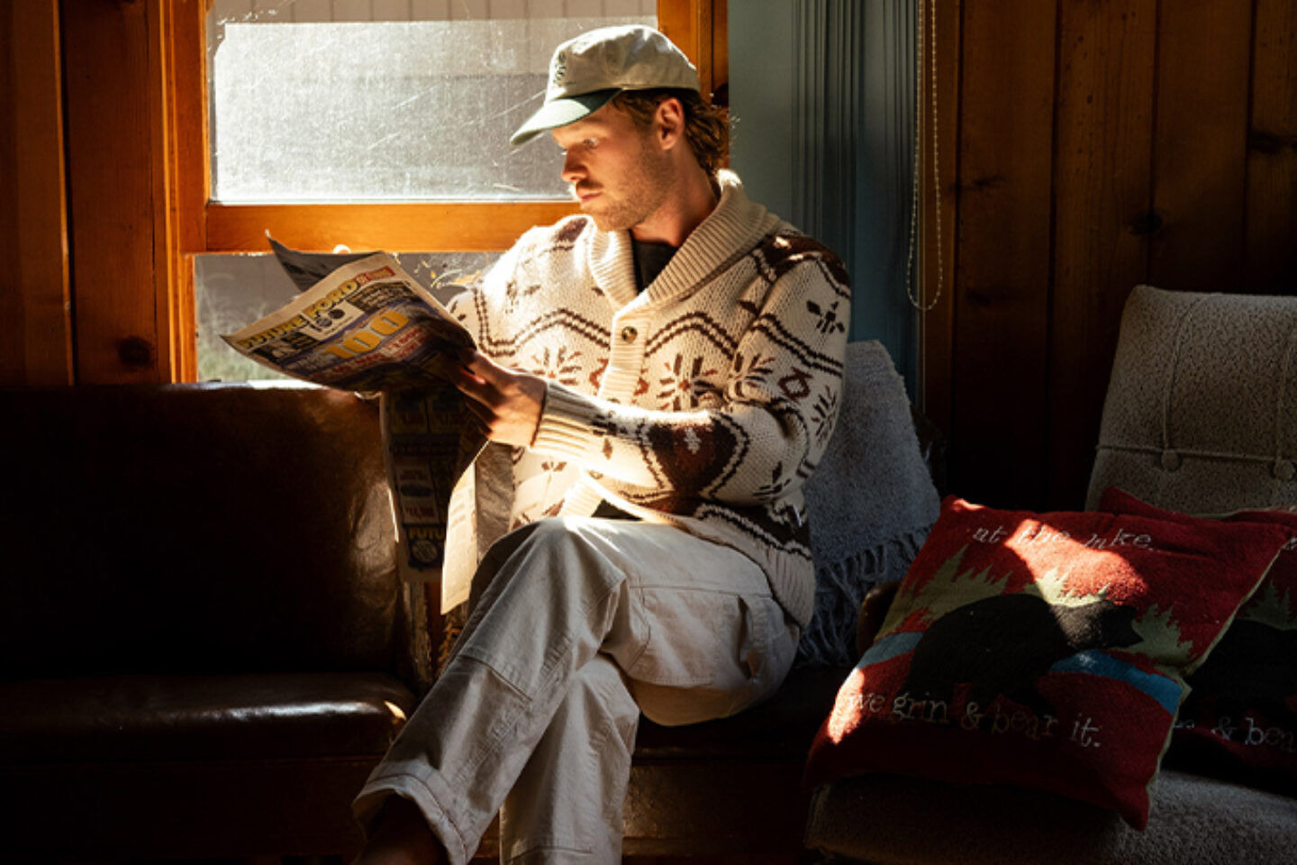 演绎 70s 小屋度假风，Iron ＆ Resin 推出 Wincha 披肩领毛衣