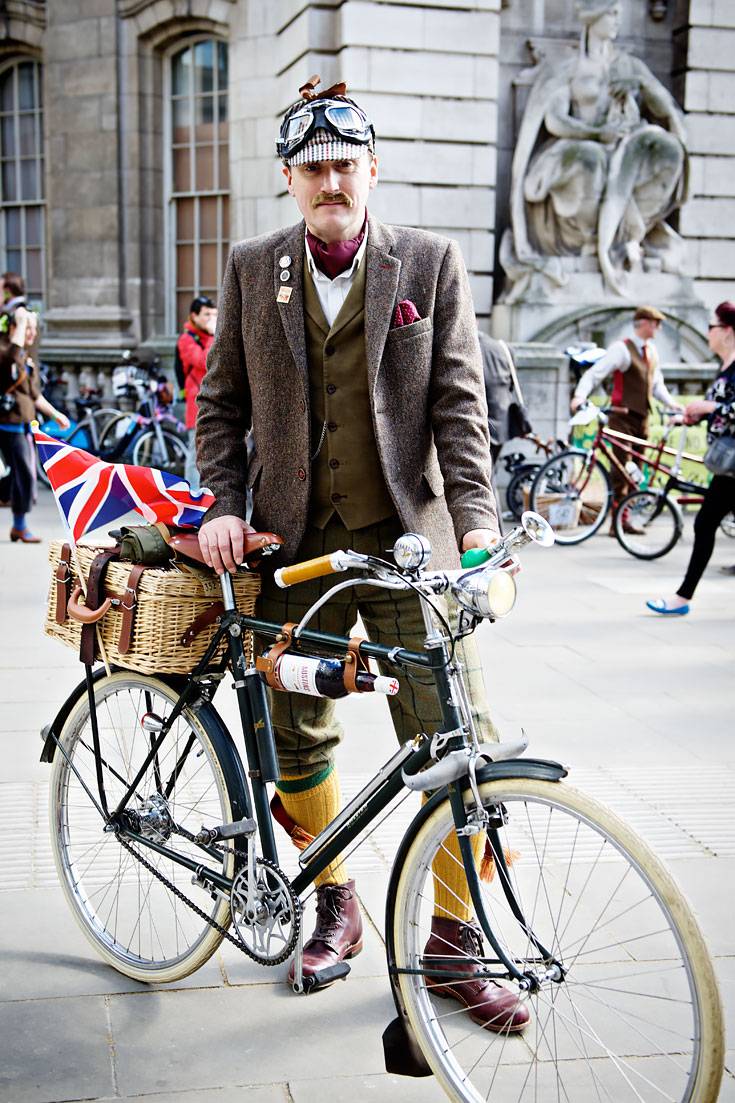 Tweed-Run-London-Man-Bike