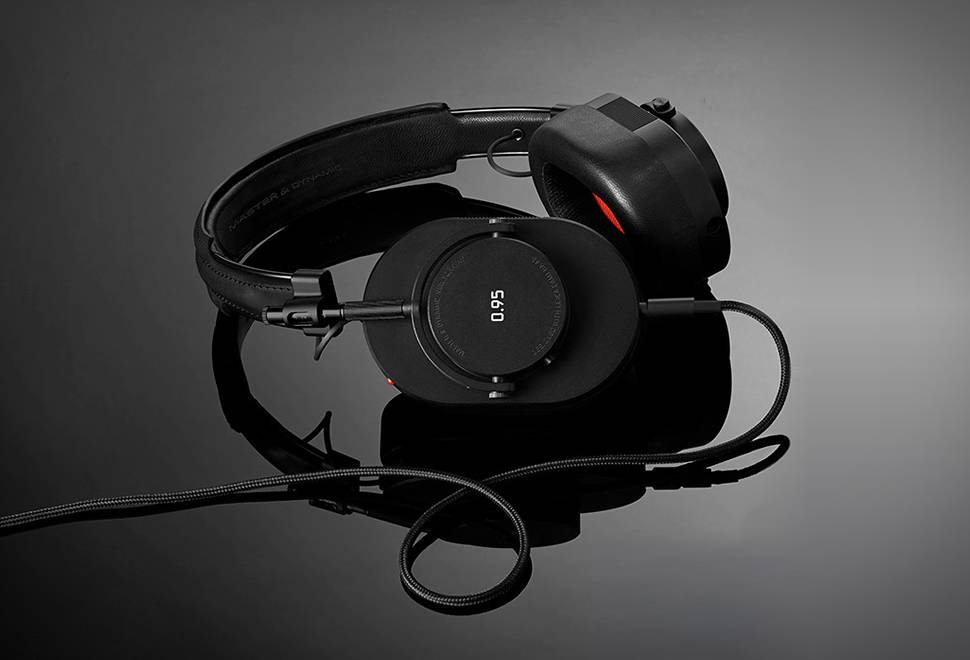 leica-master-dynamic-headphones