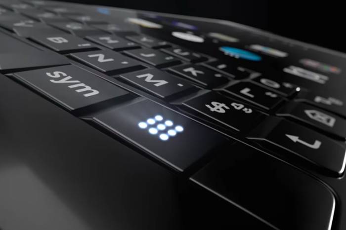 黑莓发布首个KEY2智能手机预告短片，复古物理全键盘的惊喜回归