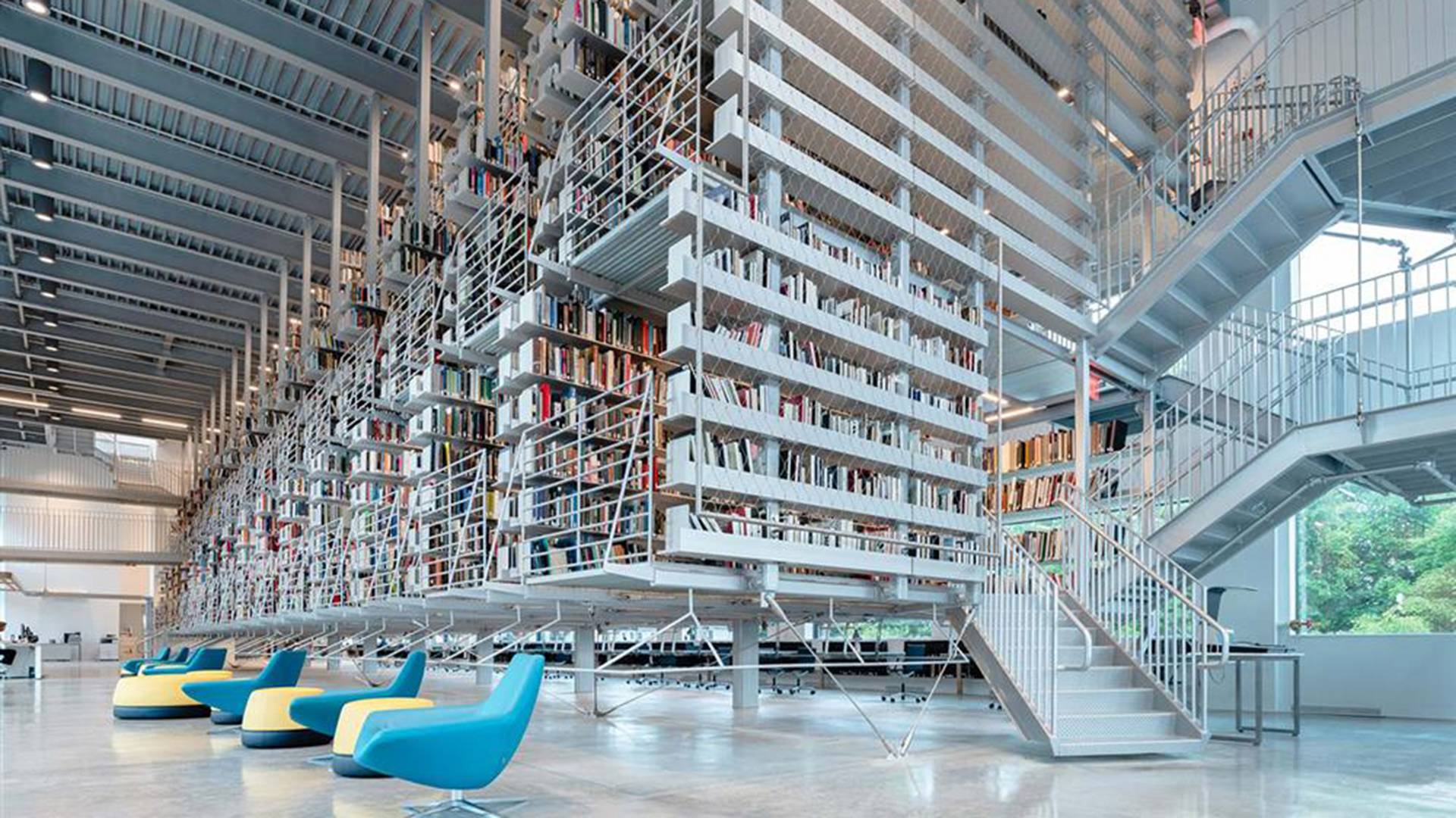 纽约康奈尔大学Mui Ho图书馆翻新改造，悬空书架非常震撼
