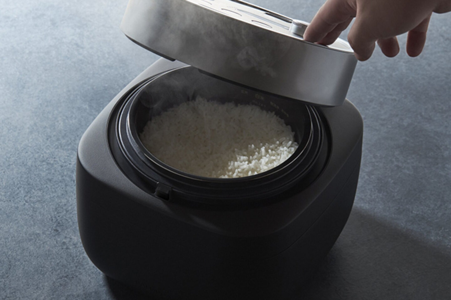轻松制作美味米饭，BALMUDA 推出创新电饭煲“Gohan”